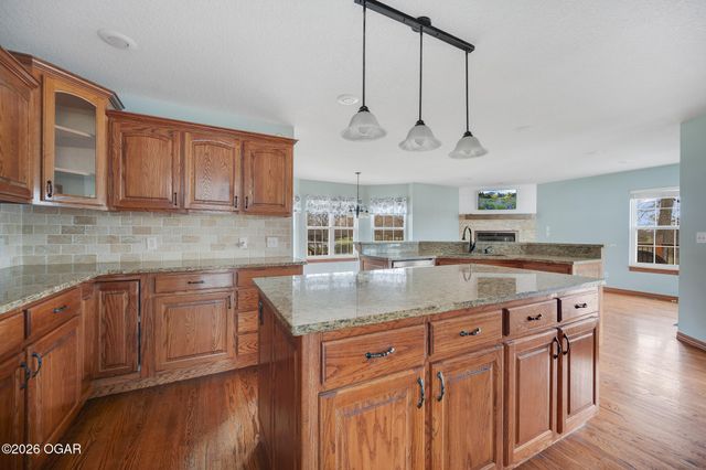 913 W Briarbrook Lane, Carl Junction, MO 64834