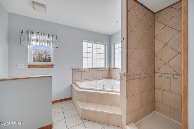 913 W Briarbrook Lane, Carl Junction, MO 64834