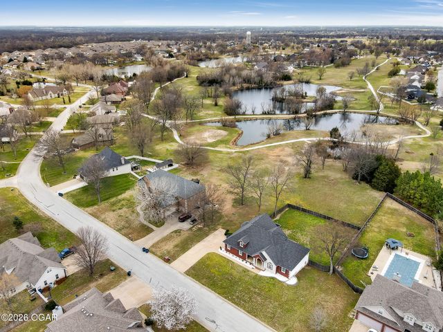 913 W Briarbrook Lane, Carl Junction, MO 64834