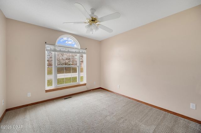 913 W Briarbrook Lane, Carl Junction, MO 64834