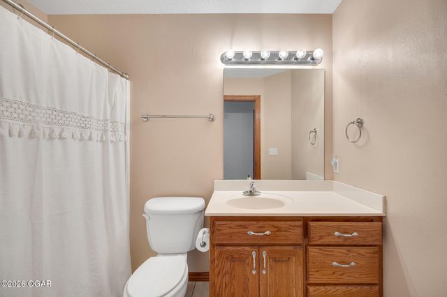 913 W Briarbrook Lane, Carl Junction, MO 64834