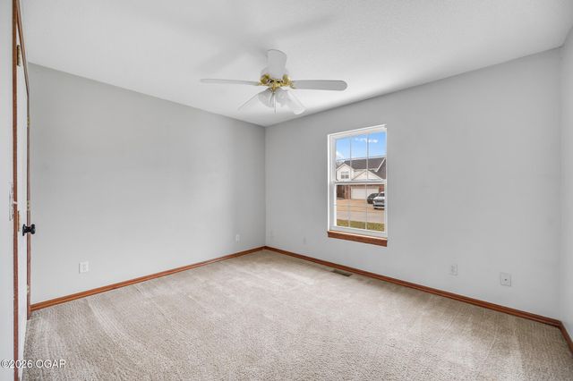 913 W Briarbrook Lane, Carl Junction, MO 64834