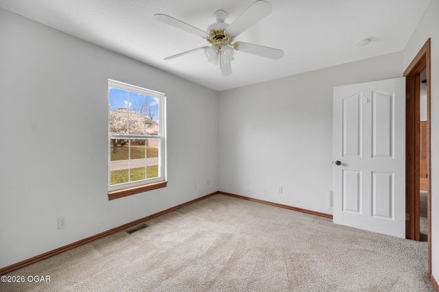 913 W Briarbrook Lane, Carl Junction, MO 64834