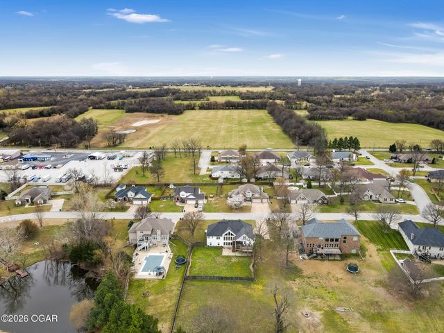 913 W Briarbrook Lane, Carl Junction, MO 64834