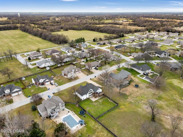 913 W Briarbrook Lane, Carl Junction, MO 64834