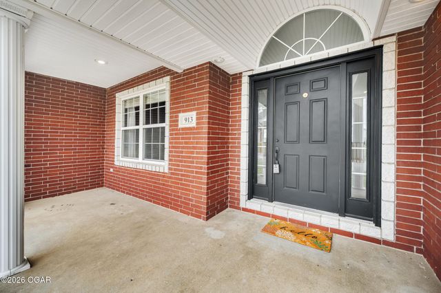 913 W Briarbrook Lane, Carl Junction, MO 64834