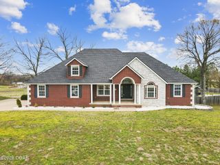 913 W Briarbrook Lane, Carl Junction, MO 64834