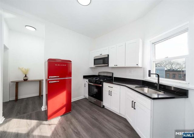 10 McDougall Street, Jersey City, NJ 07304