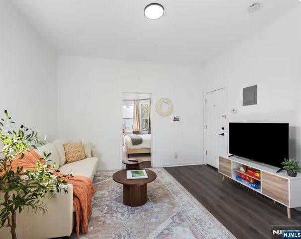 10 McDougall Street, Jersey City, NJ 07304