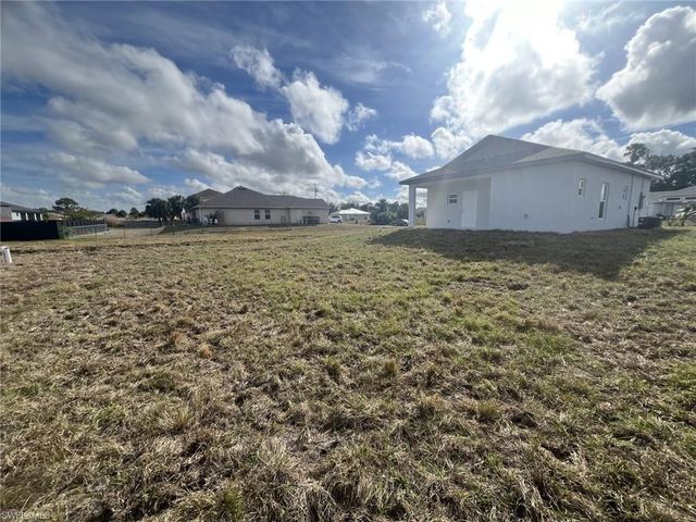2507 52nd ST W, Lehigh Acres, FL 33971