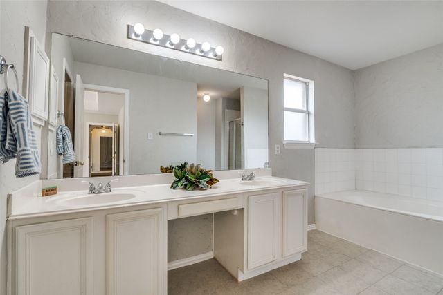 510 Bending Oaks Trail, Rockwall, TX 75087