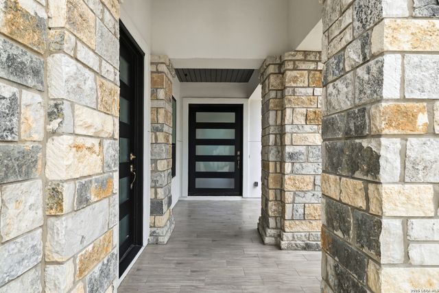 285 SCENIC CYN, New Braunfels, TX 78132