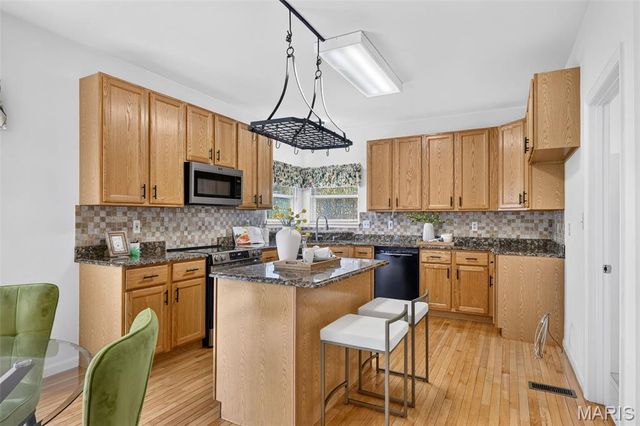 308 Copper Crest Court, St Charles, MO 63304