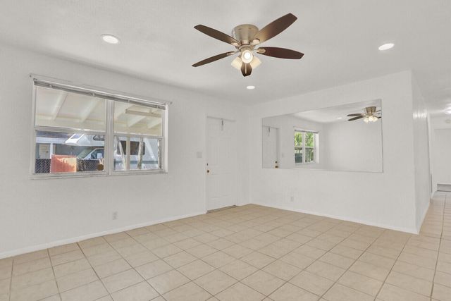 357 Garden Boulevard, Palm Beach Gardens, FL 33410