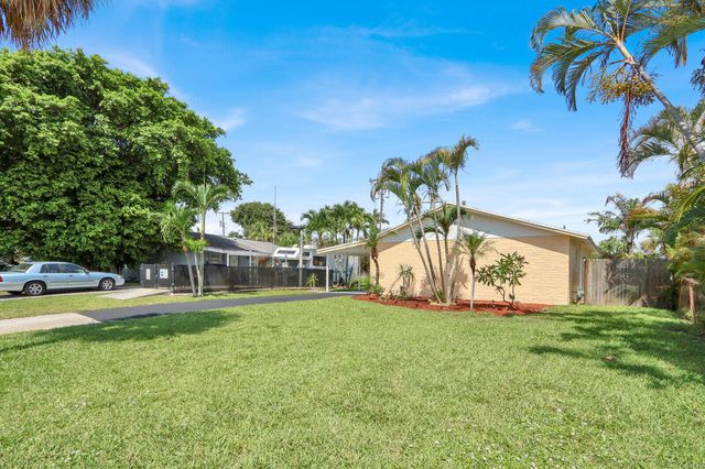 357 Garden Boulevard, Palm Beach Gardens, FL 33410