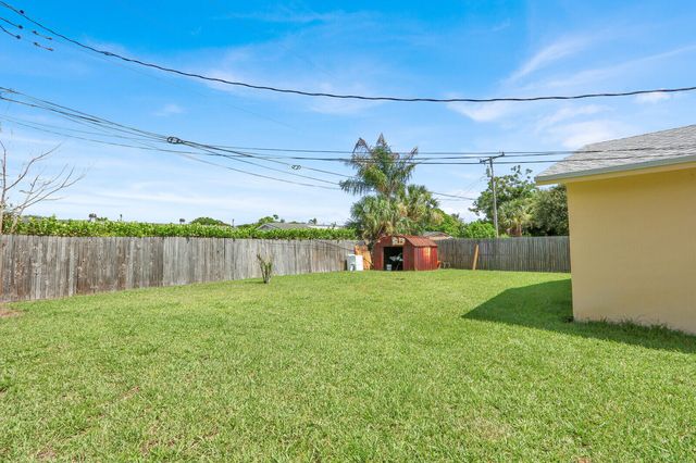 357 Garden Boulevard, Palm Beach Gardens, FL 33410