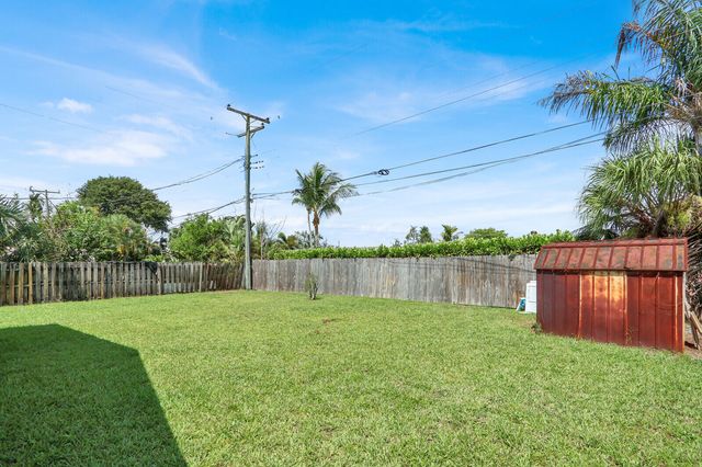 357 Garden Boulevard, Palm Beach Gardens, FL 33410