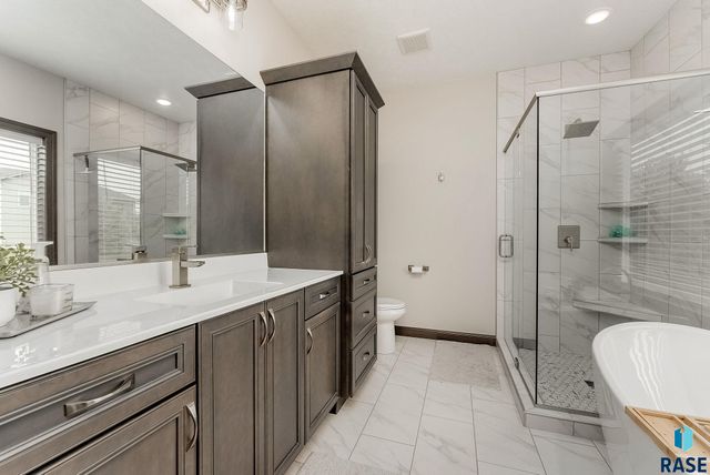 8400 E Willow Wood St Street, Sioux Falls, SD 57110