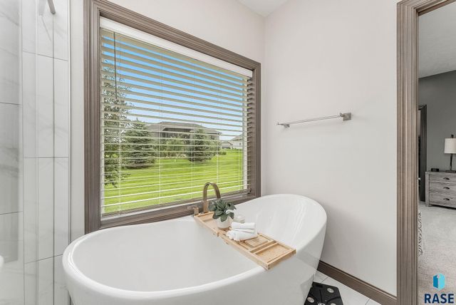 8400 E Willow Wood St Street, Sioux Falls, SD 57110