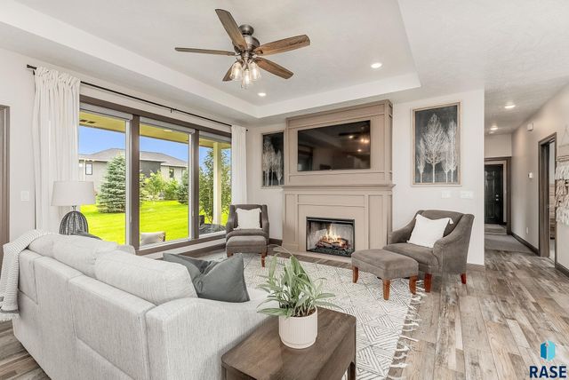 8400 E Willow Wood St Street, Sioux Falls, SD 57110