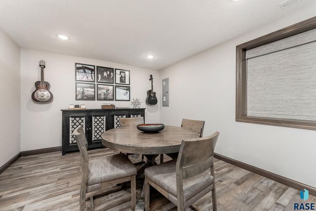 8400 E Willow Wood St Street, Sioux Falls, SD 57110