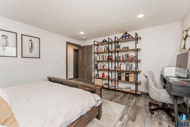 8400 E Willow Wood St Street, Sioux Falls, SD 57110