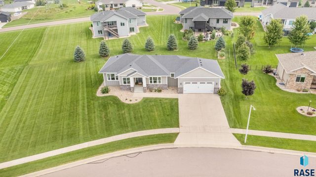8400 E Willow Wood St Street, Sioux Falls, SD 57110