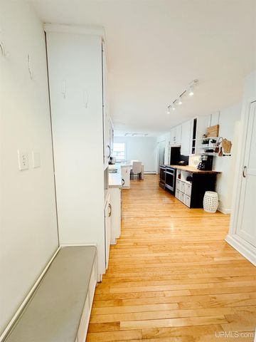 423 W Hampton Street, Marquette, MI 49855