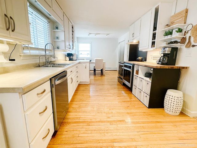 423 W Hampton Street, Marquette, MI 49855