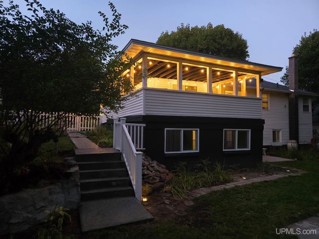 423 W Hampton Street, Marquette, MI 49855