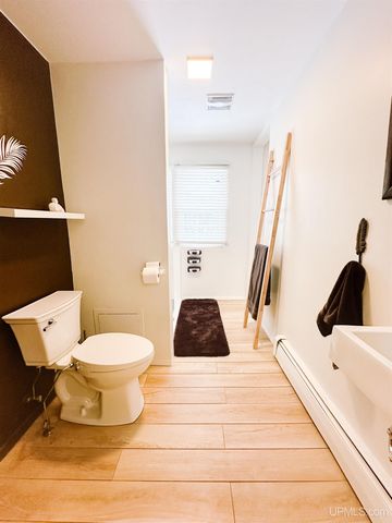 423 W Hampton Street, Marquette, MI 49855