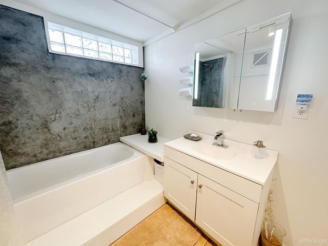 423 W Hampton Street, Marquette, MI 49855