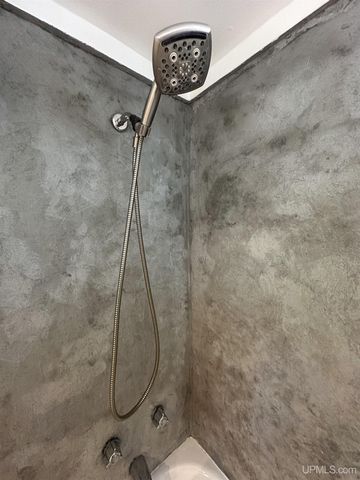 423 W Hampton Street, Marquette, MI 49855