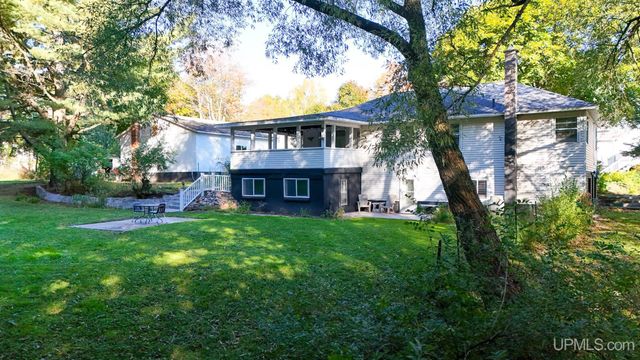 423 W Hampton Street, Marquette, MI 49855