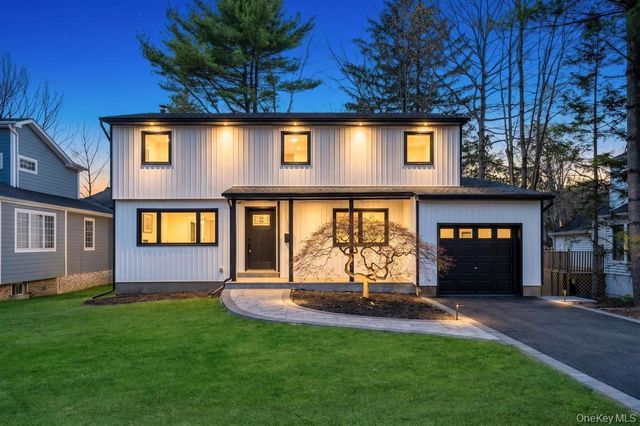 441 Roslyn Road, East Williston, NY 11596