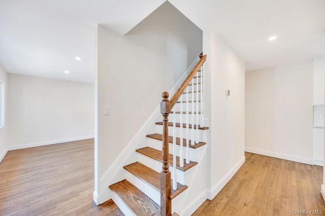 441 Roslyn Road, East Williston, NY 11596