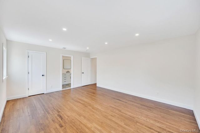 441 Roslyn Road, East Williston, NY 11596