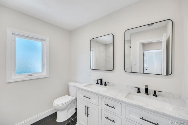 441 Roslyn Road, East Williston, NY 11596