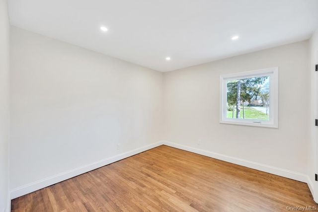 441 Roslyn Road, East Williston, NY 11596