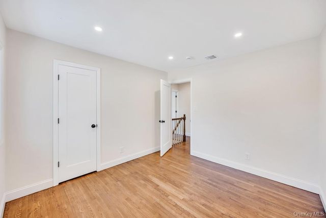 441 Roslyn Road, East Williston, NY 11596