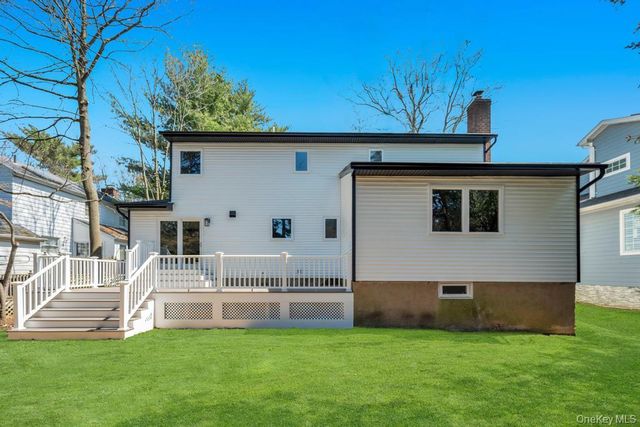 441 Roslyn Road, East Williston, NY 11596