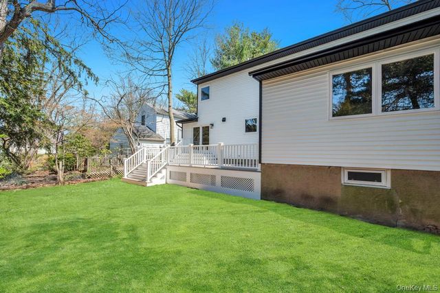 441 Roslyn Road, East Williston, NY 11596