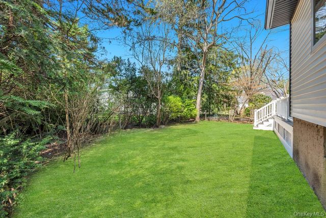 441 Roslyn Road, East Williston, NY 11596