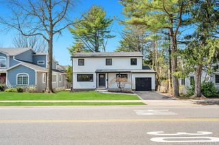 441 Roslyn Road, East Williston, NY 11596