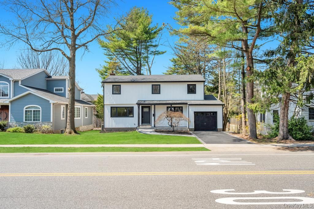 441 Roslyn Road, East Williston, NY 11596