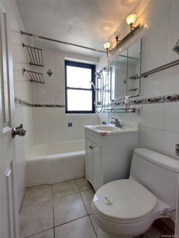 6434 102nd Street 11E, Rego Park, NY 11374