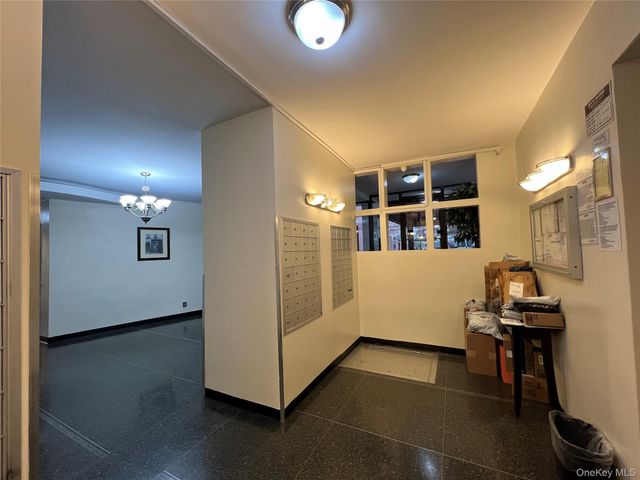 6434 102nd Street 11E, Rego Park, NY 11374