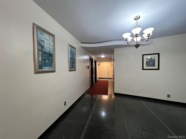 6434 102nd Street 11E, Rego Park, NY 11374