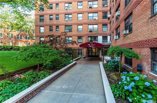 6434 102nd Street 11E, Rego Park, NY 11374