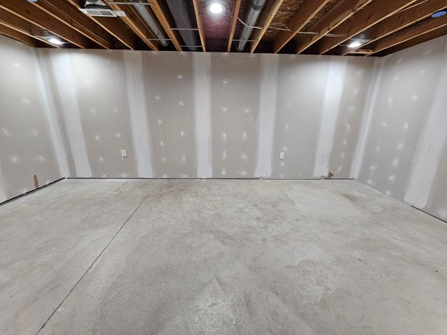 6147 Inverness Court, Romulus City, MI 48174